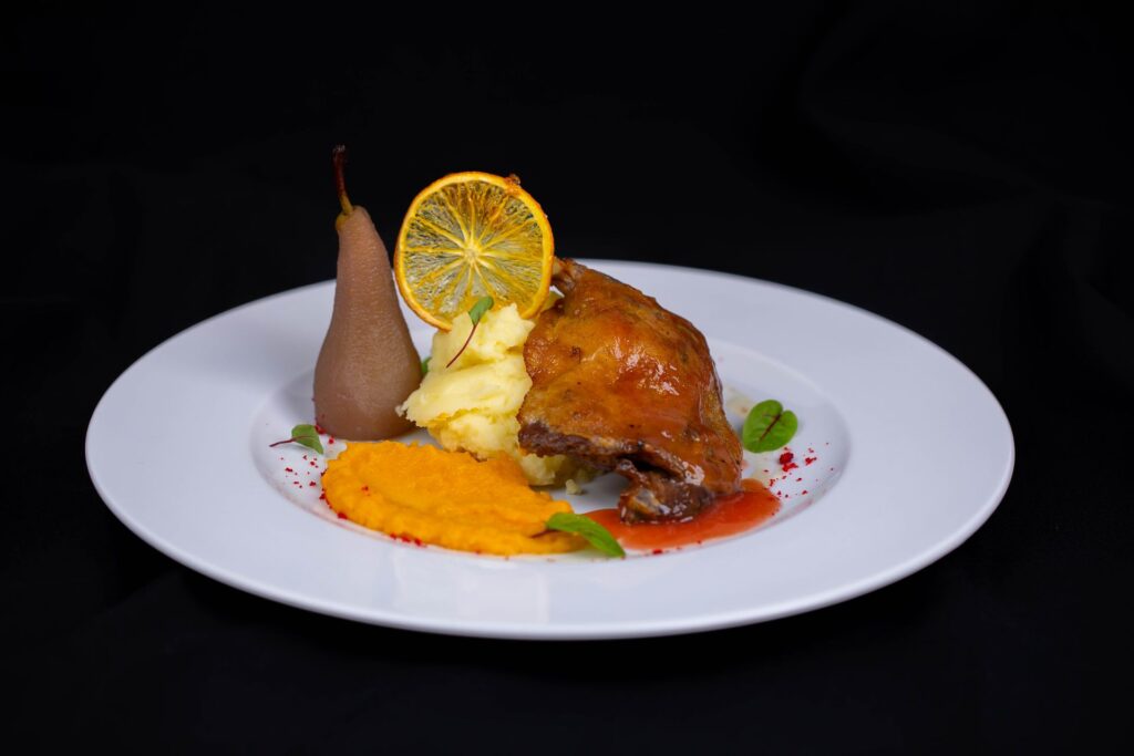 Antienos kulšelė confit su virta kriauše Antienos kulšelė confit su virta kriauše